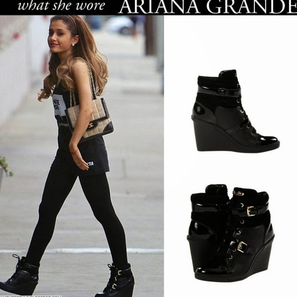 Michael Kors black & gold skid wedge sneaker / lace up ankle boot / bootie shoe - Picture 10 of 10